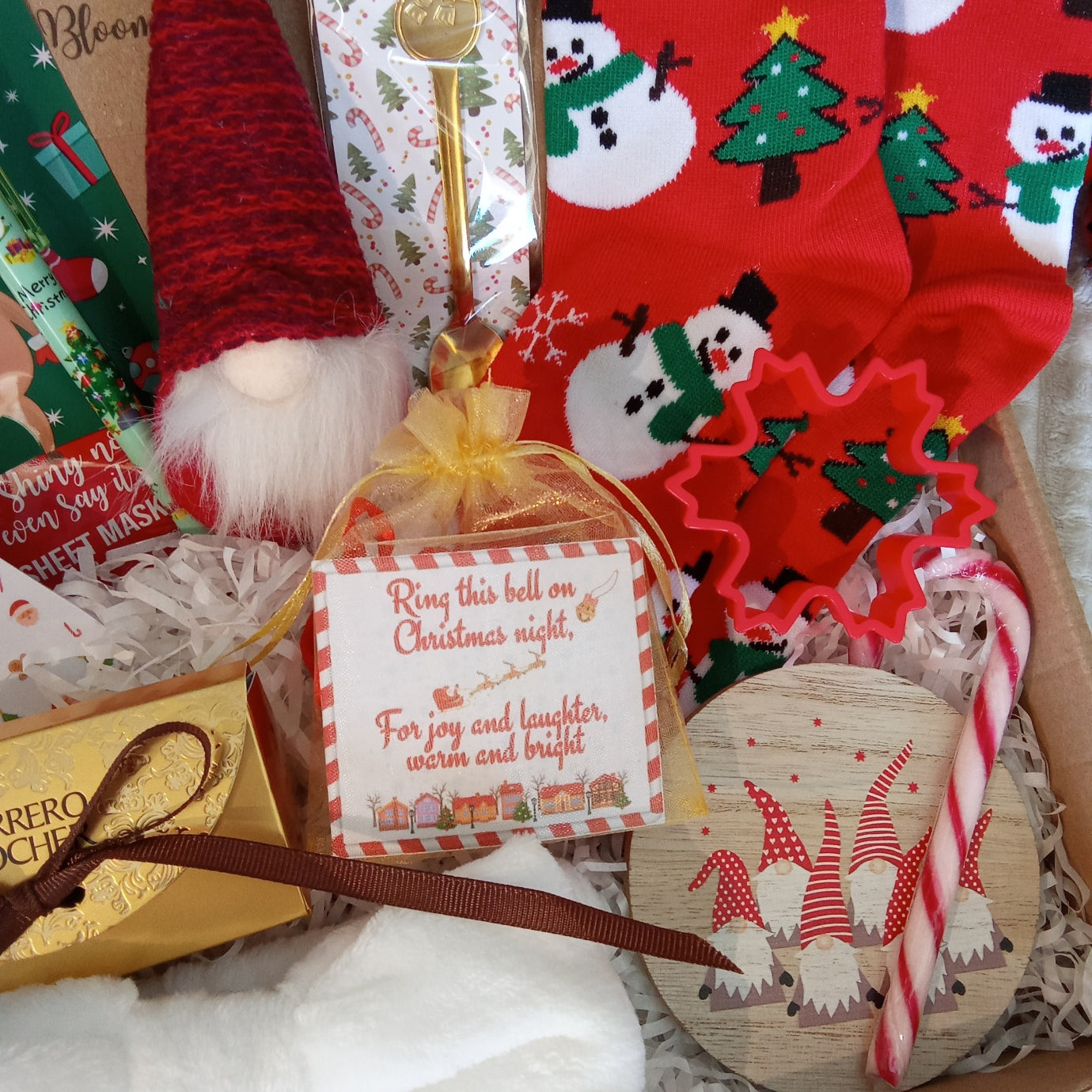 SNOWMAN SNUGGLES SOCK BOX